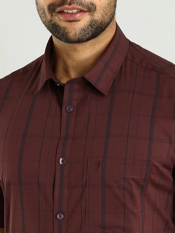 Indian Terrain Men's Regular Fit Half Sleeve Checkered Brown Shirt